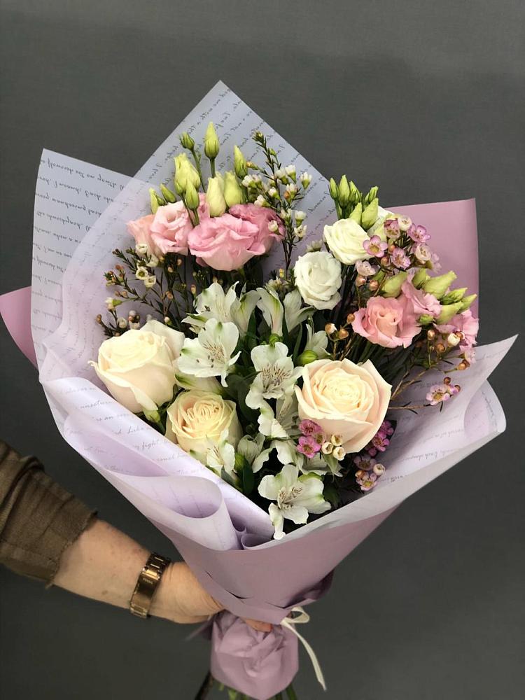 Букет цветов из: Альстромерии, Розы и Лизиантусы в Большие Парфенки