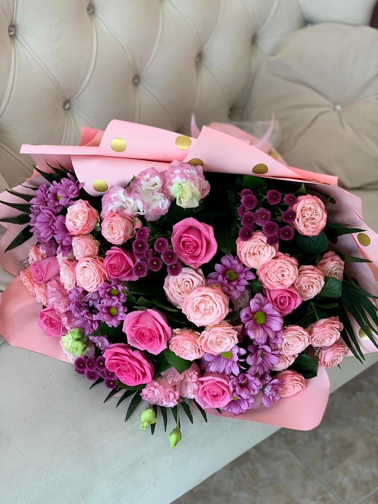 Букет цветов из: Хризантемы, Розы и Лизиантусы в Большие Парфенки