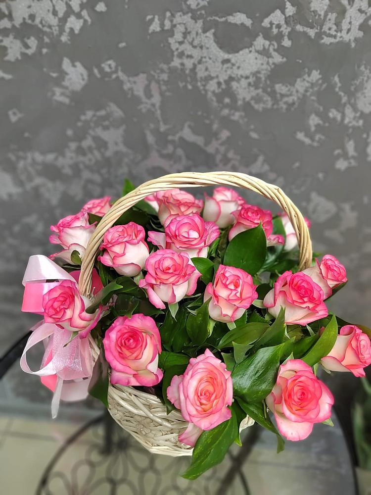 Цветочная композиция из Розы в корзине в Большие Парфенки