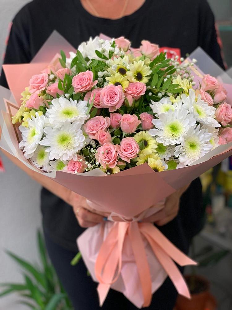 Букет цветов из: Розы и Хризантемы в Большие Парфенки