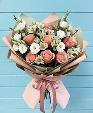 Букет цветов из:  Розы, Альстромерии и Лизиантусы в Большие Парфенки