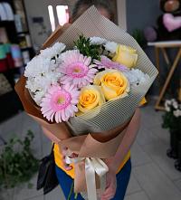 Букет цветов из:  Герберы, Розы и Хризантемы в Большие Парфенки