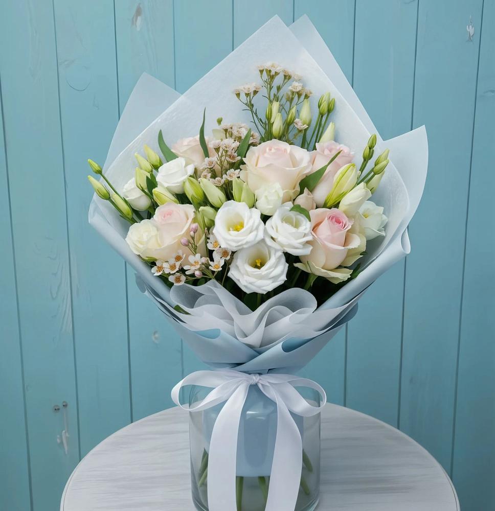 Букет цветов из: Розы и Лизиантусы в Большие Парфенки