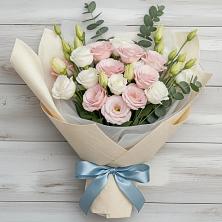 Букет цветов из:  Лизиантусы в Большие Парфенки