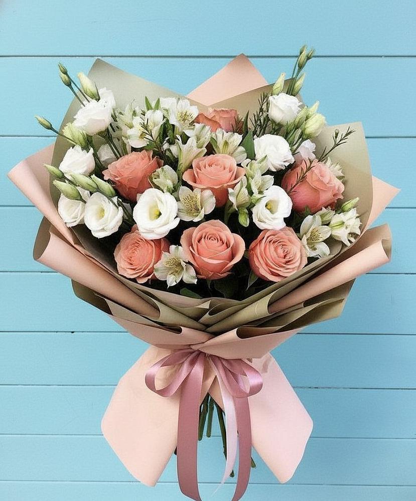 Букет цветов из: Розы, Альстромерии и Лизиантусы в Большие Парфенки