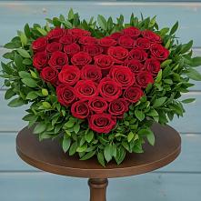 Цветочная композиция из Розы в виде сердца в Большие Парфенки