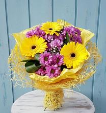 Букет цветов из:  Хризантемы и Герберы в Большие Парфенки
