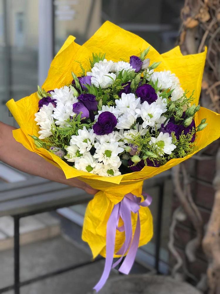 Букет цветов из: Ирисы, Хризантемы и Ромашки в Большие Парфенки