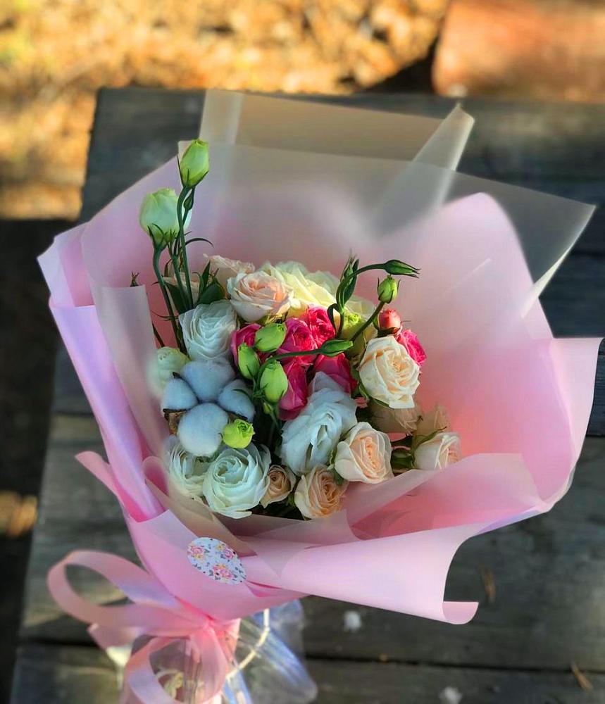 Букет цветов из: Розы и Лизиантусы в Большие Парфенки