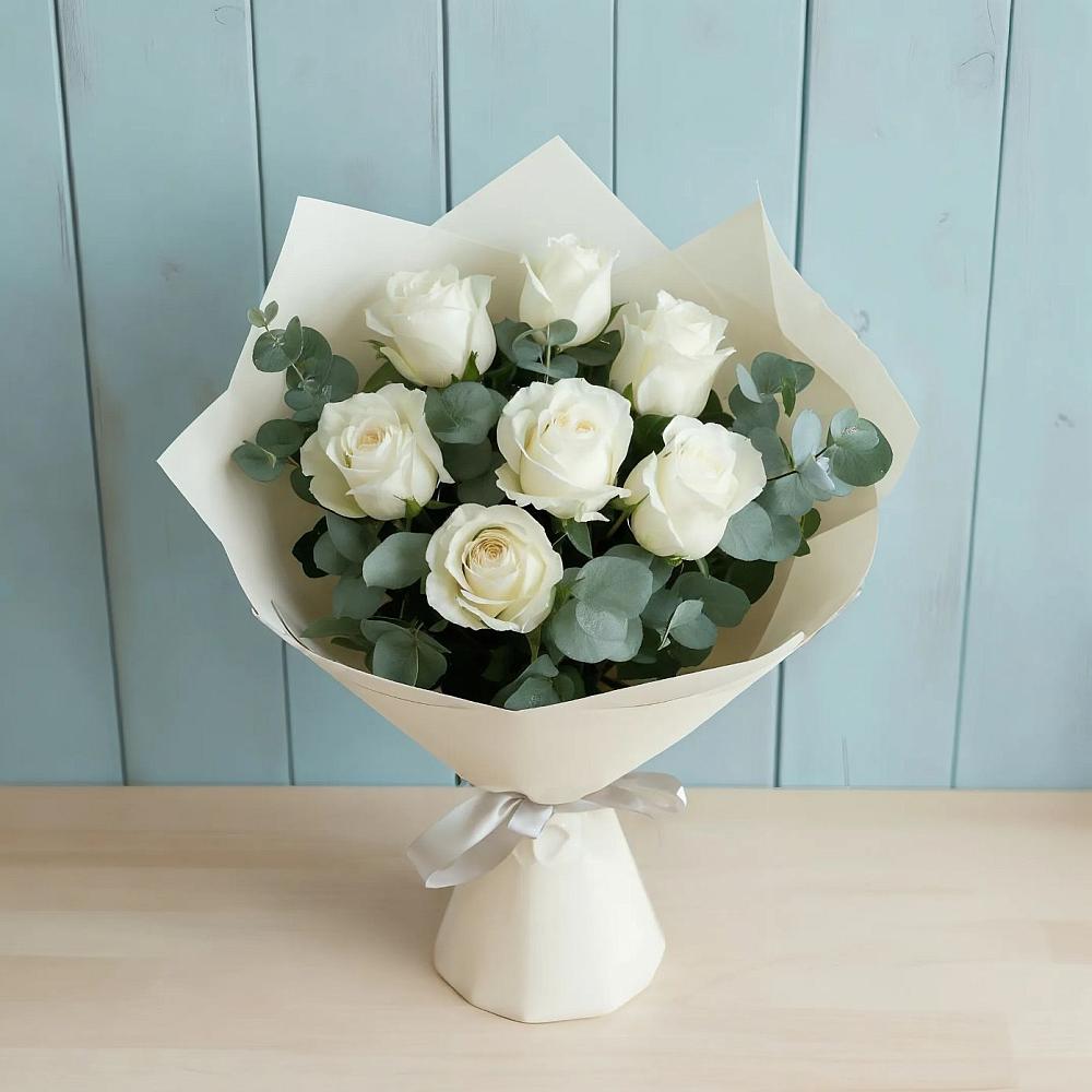 Букет Белые розы в Эвкалипте в Большие Парфенки