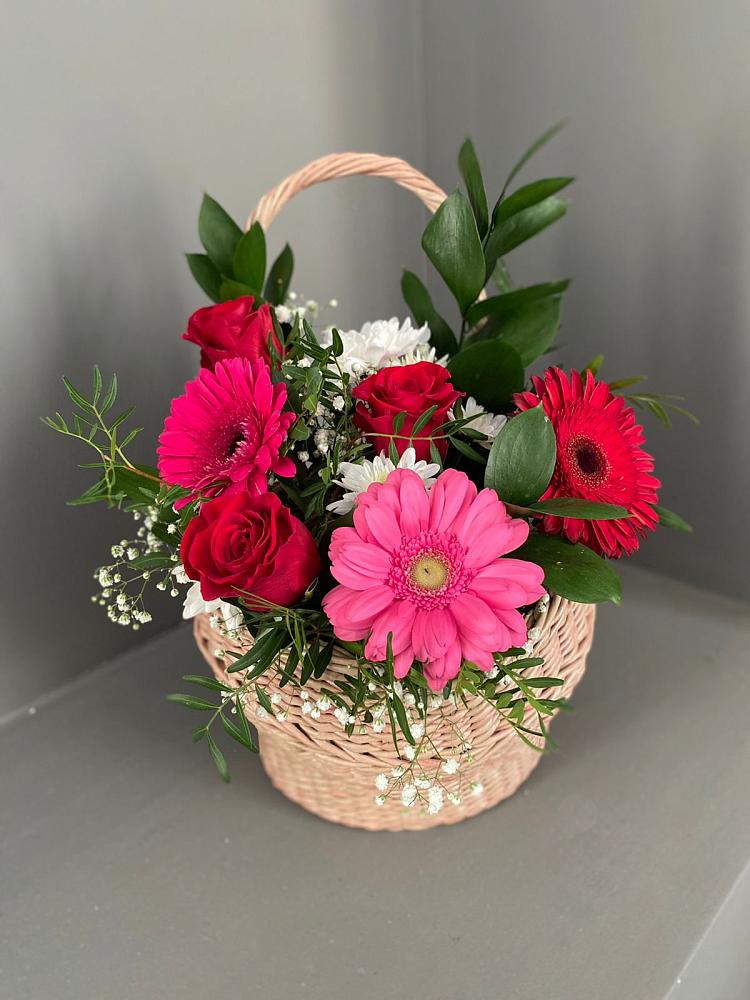 Цветочная композиция из Розы, Хризантемы и Герберы в корзине в Большие Парфенки