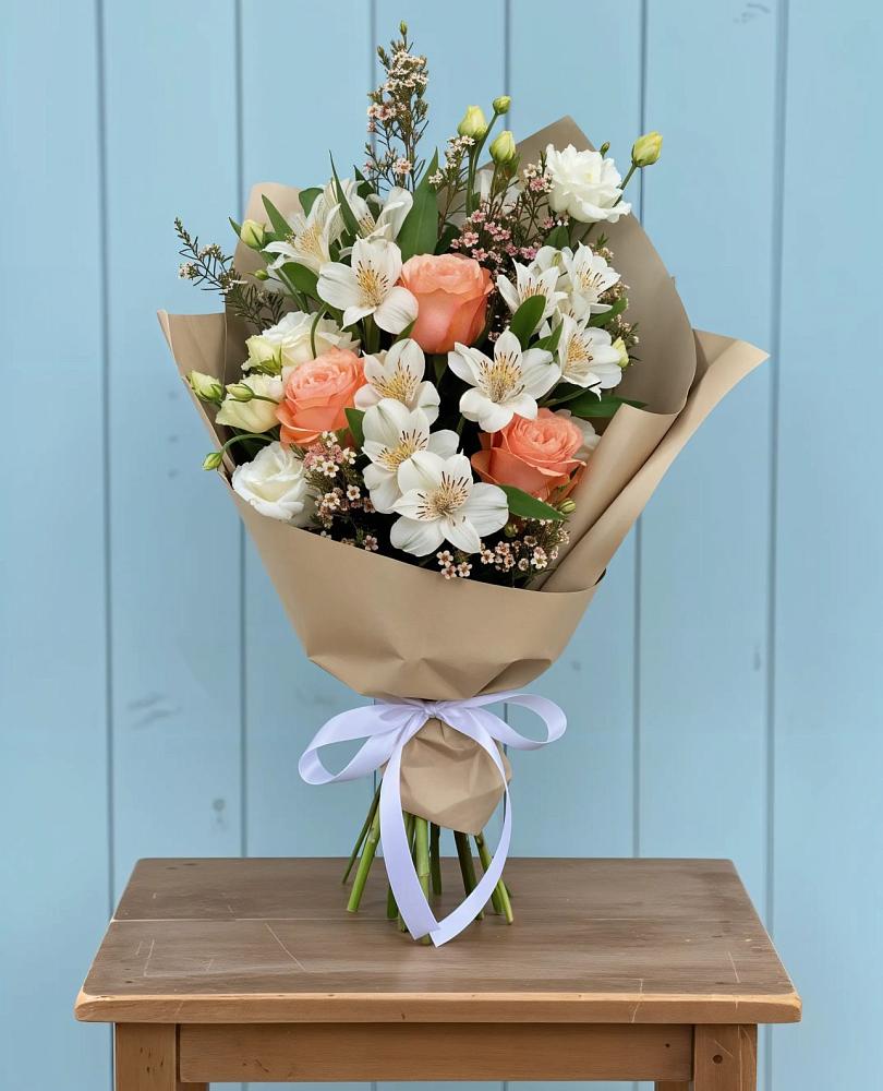 Букет цветов из: Альстромерии, Лизиантусы, Розы и Хризантемы в Большие Парфенки